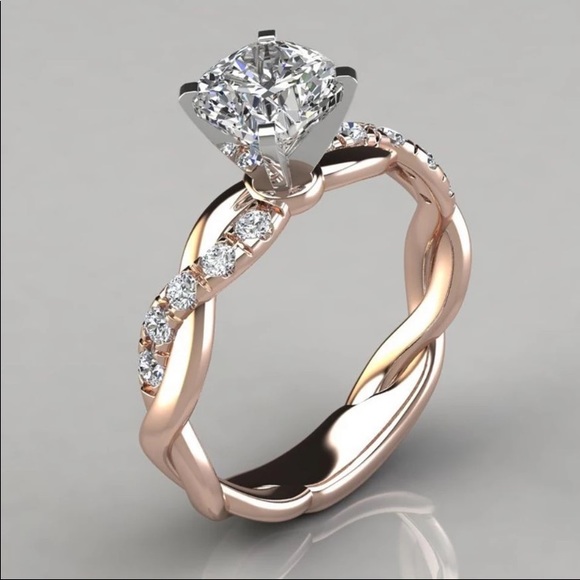 Jewelry - Gorgeous Engagement Ring